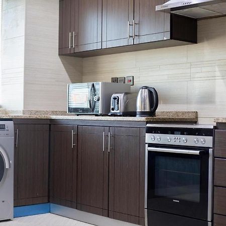 Better Living Apartment Дубай Екстериор снимка