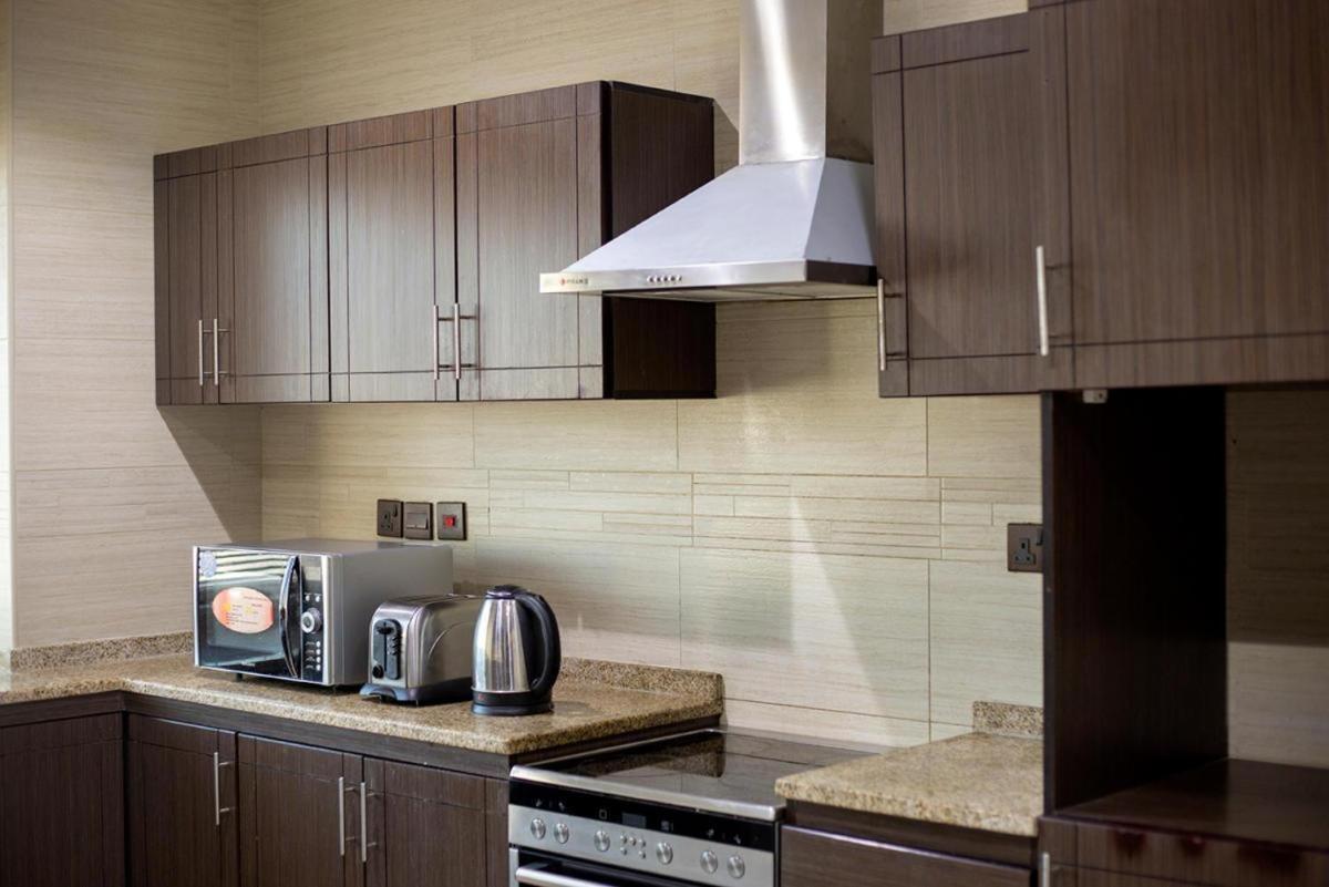 Better Living Apartment Дубай Екстериор снимка